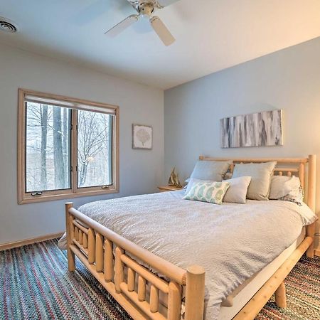 Resort-Style Harbor Springs Home With 2 Decks! Экстерьер фото