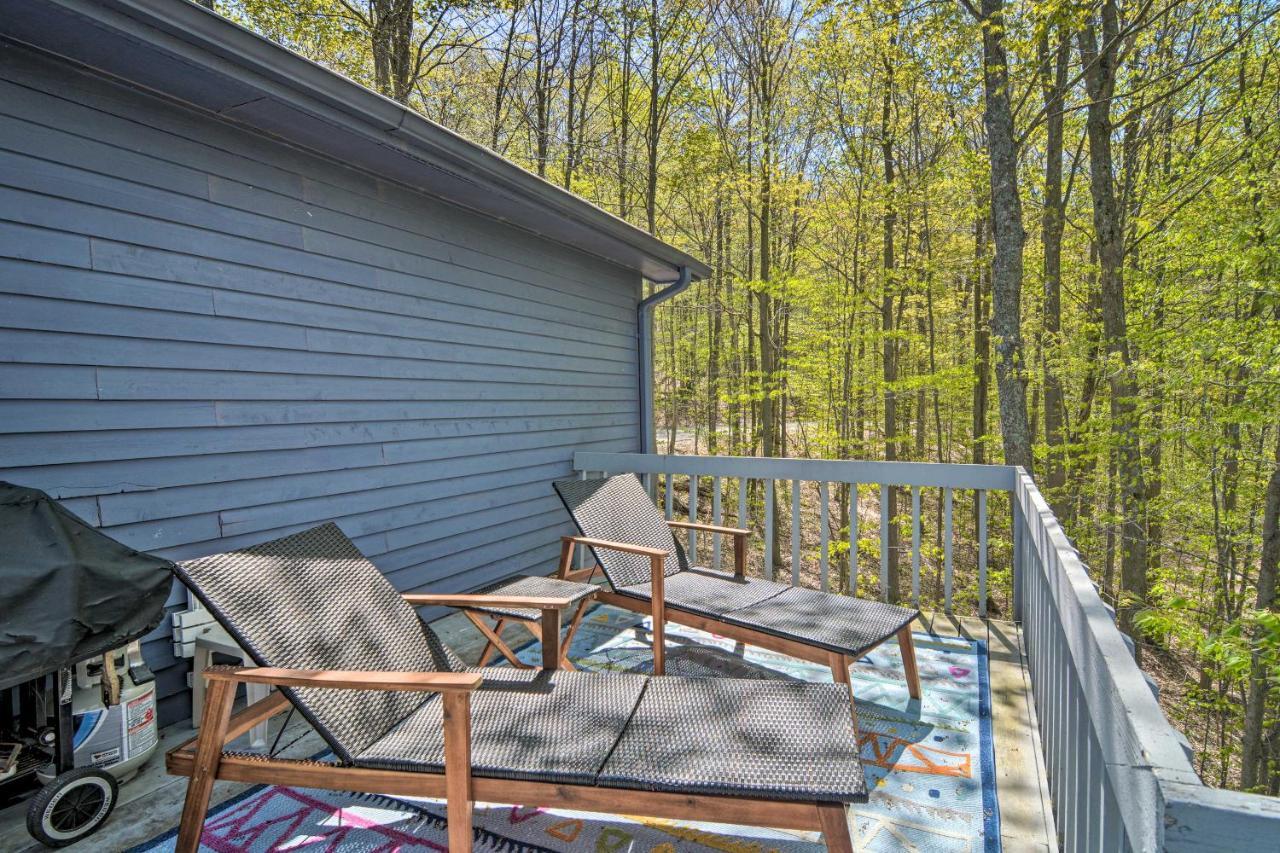 Resort-Style Harbor Springs Home With 2 Decks! Экстерьер фото