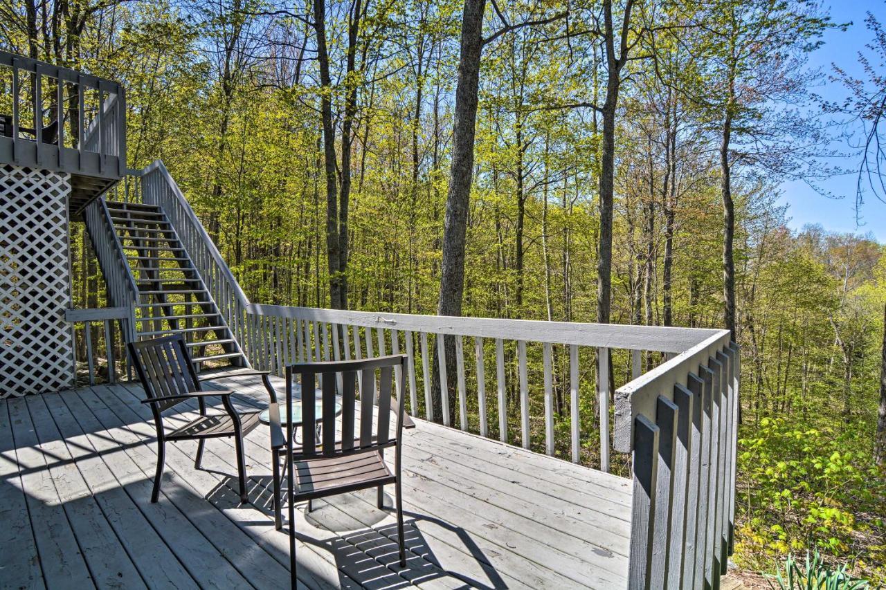 Resort-Style Harbor Springs Home With 2 Decks! Экстерьер фото